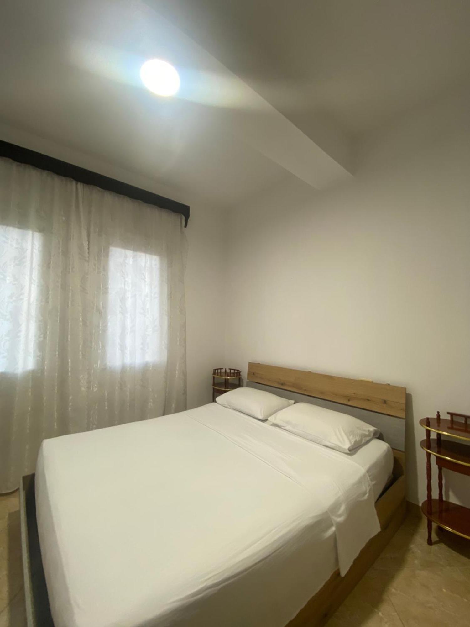 Guest House Irvin Berat Exterior photo