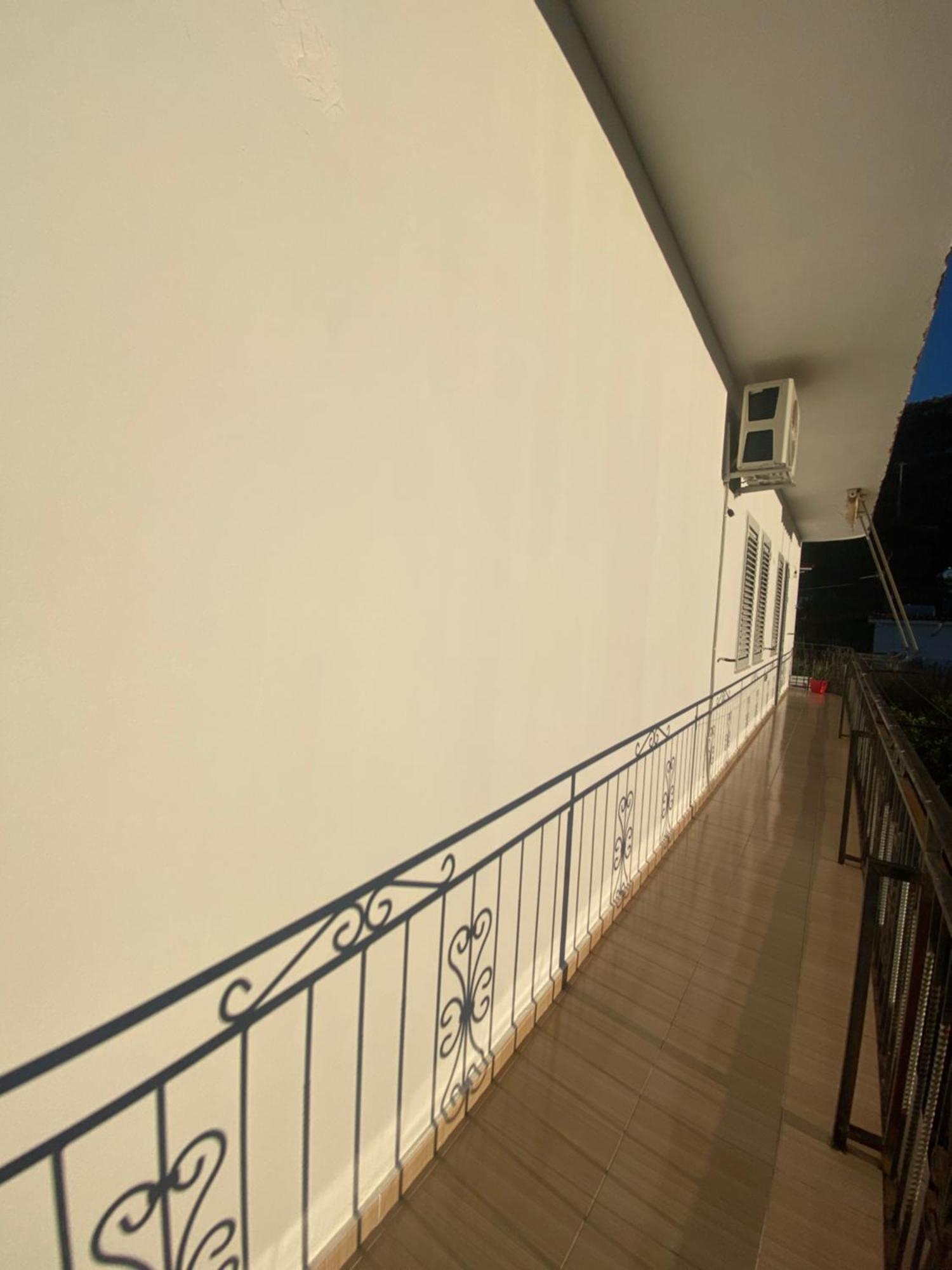 Guest House Irvin Berat Exterior photo